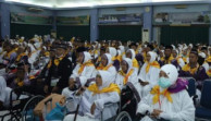 470 JCH Asal Rohul Resmi Dilepas H. Sukiman Dari Embarkasi Batam