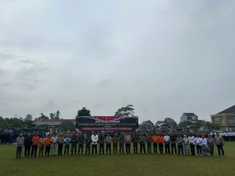 Gubri Abdul Wahid Pimpin Apel Operasi Lancang Kuning