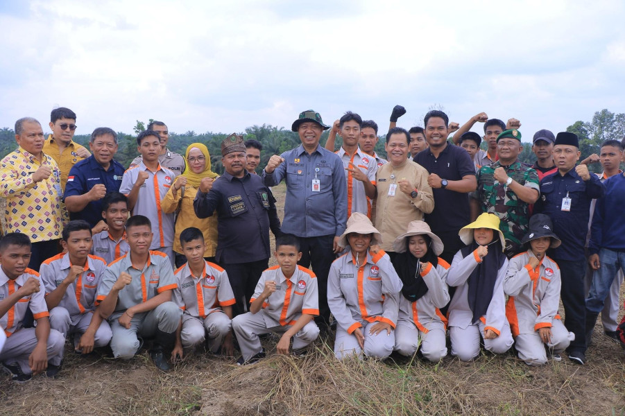 Sekdako Pekanbaru Tinjau Lahan Tempat Pengolahan Sampah Terpadu