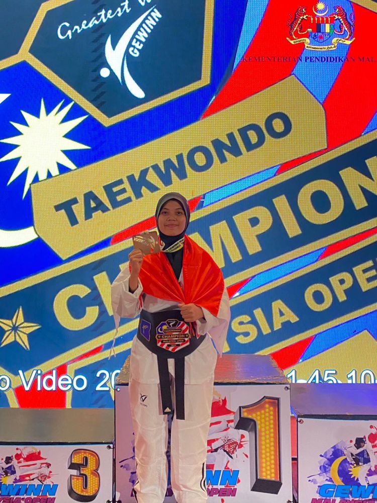 Mahasiswa Prodi Humas Fikom Umri Raih Mendali Emas Kejuaraan Internasional Taekwondo