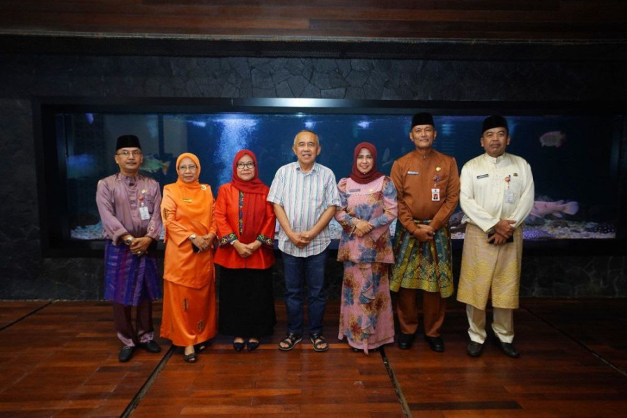 Pemprov Riau Silaturahmi dengan Mantan Gubri Andi Rachman