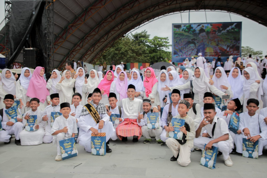 2.369 Siswa/i Tingkat PAUD,TK,SD,SMP Kota Dumai Ikuti Wisuda Tahfidz