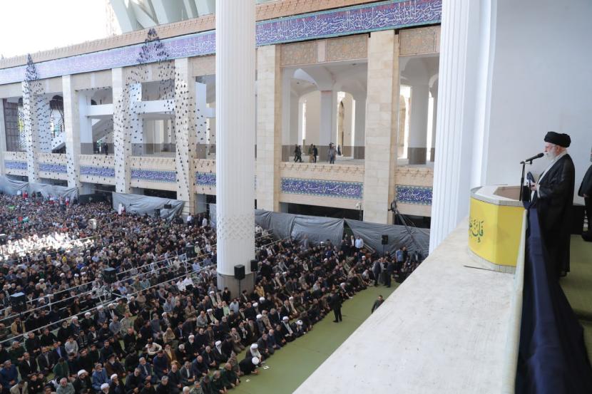 Ribuan Ulama Sunni Surati Ayatollah Ali Khamenei, Puji dan Dukung Serangan Iran ke Israel