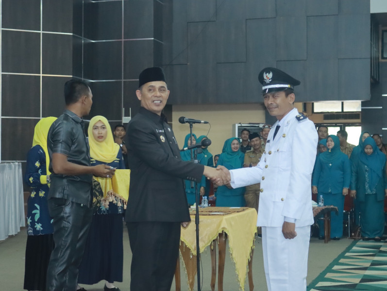 Pj Bupati Lantik 62 Kepala Desa di Inhil