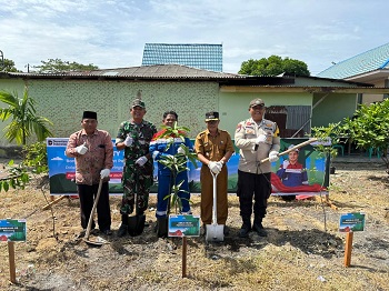 PGN Bangkitkan Semangat Pahlawan Lewat Edukasi Safety dan Penanaman Pohon di Desa Pinang Sebatang Timur