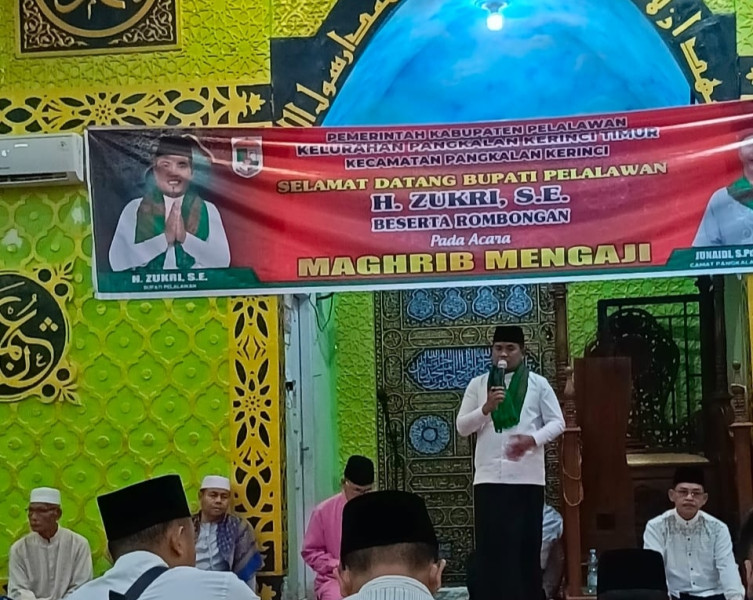 Bupati Laksanakan Kegiatan Magrib Mengaji bersama Jamaah Masjid Ar Raudah