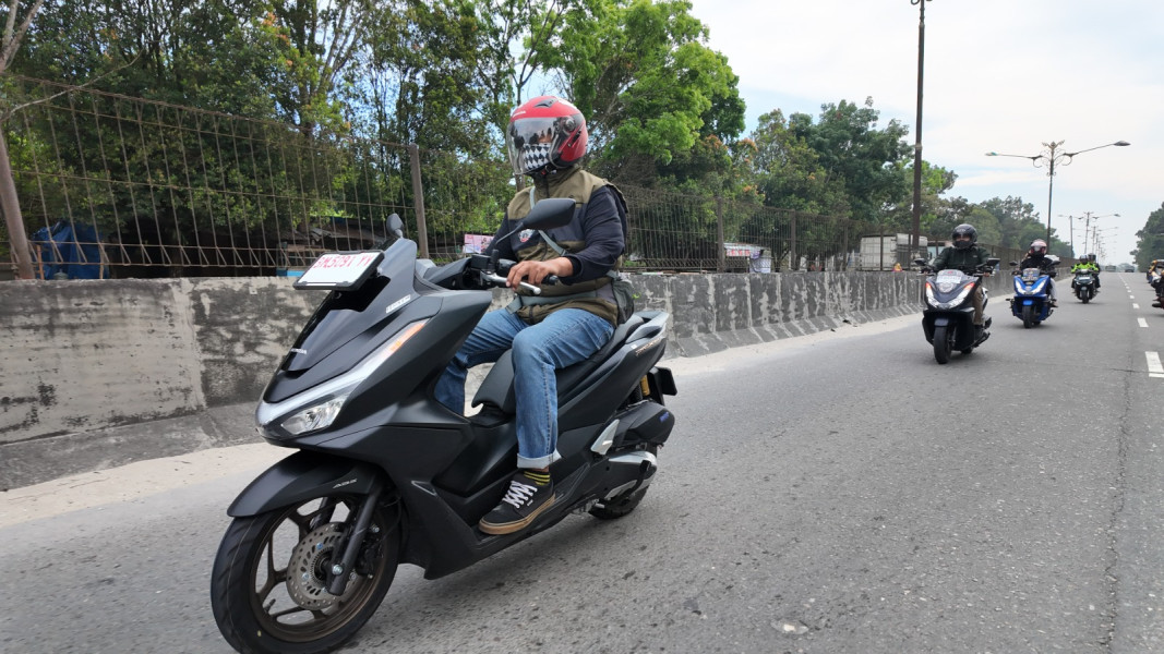18 Bikers Honda PCX Meriahkan SUNMORIDE