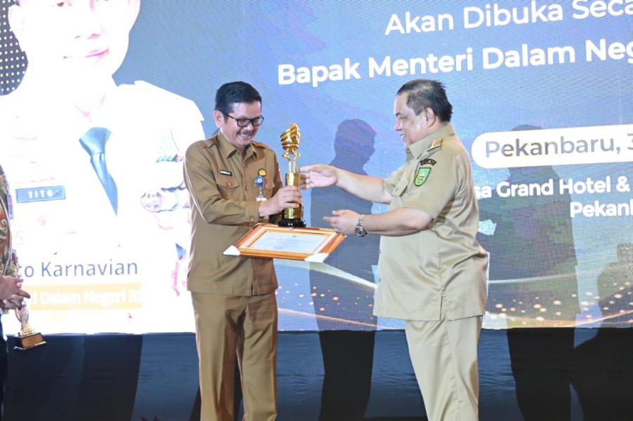 Raih Piagam PPD Provinsi Riau Tahun 2024, Dumai Terbaik Pertama Perecanaan dan Pencapaian Daerah Tingkat Kota