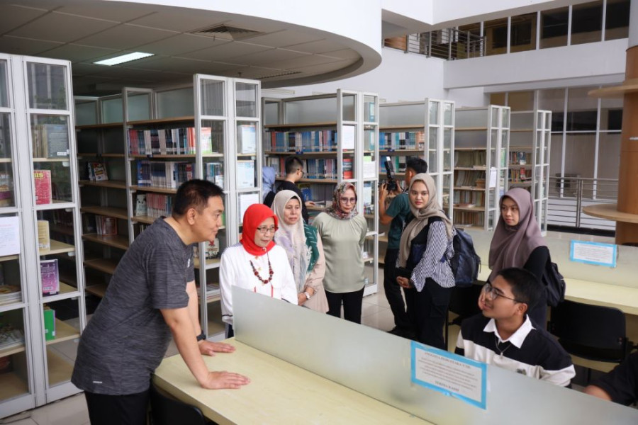 Kapolda Riau Sambangi Perpustakaan Soeman HS, Ini Katanya