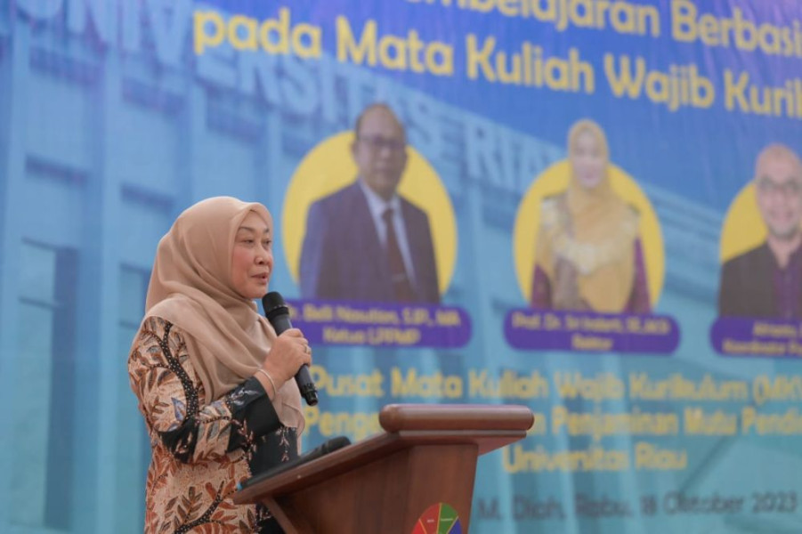 Rektor Unri Buka Pameran Hasil Pembelajaran Berbasis Proyek