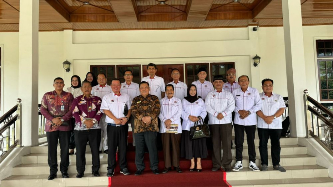 Pj Gubri Terima Audiensi Forum Pembauran Kebangsaan Riau