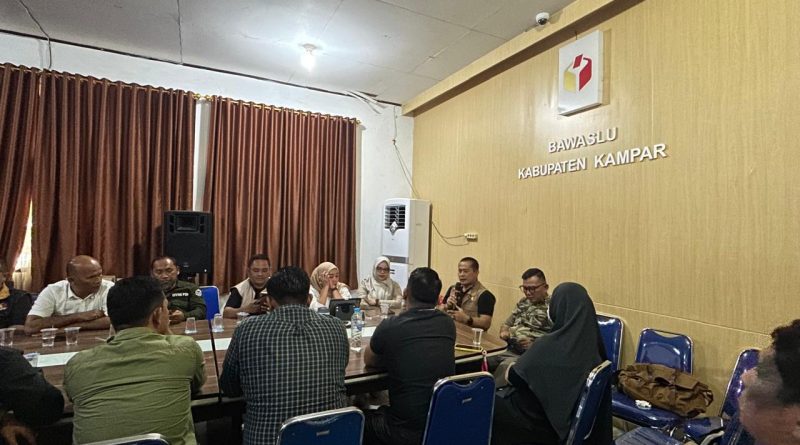 Amiruddin Sijaya Pimpin Rakernis Kehumasan Bawaslu Riau di Kabupaten Kampar