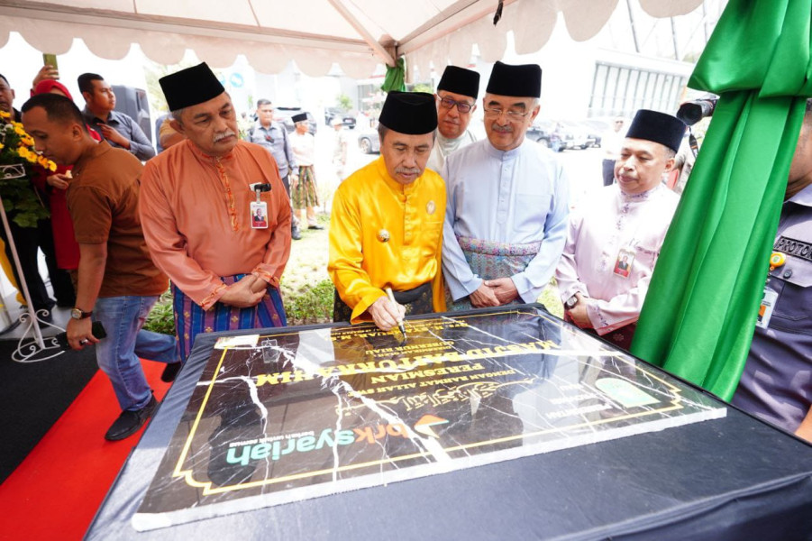 Didampingi Presiden DMDI, Gubri Resmikan Mesjid Baiturahim di Kawasan BRKS