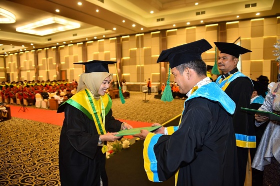 Stikes Tengku Maharatu Wisuda 322 Lulusan, LLDIKTI Wilayah XVII: Agar Segera Jadi Universitas