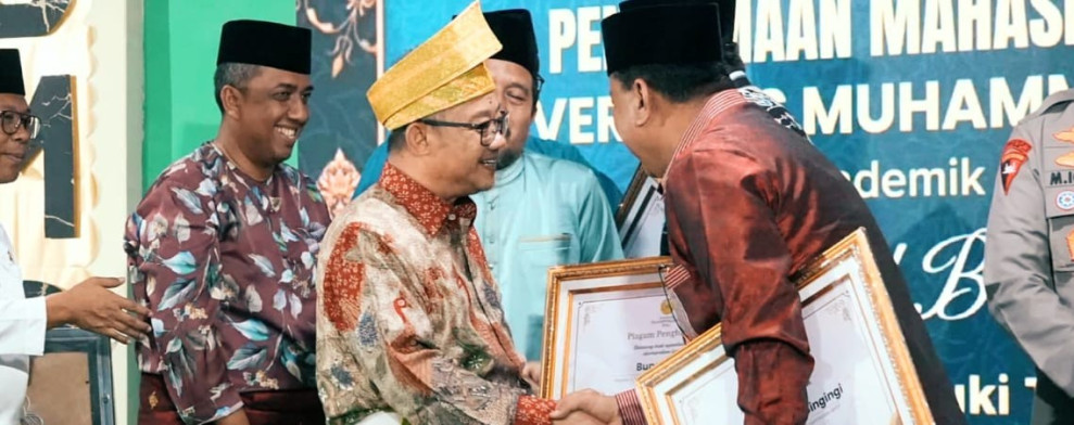 Menteri Pendidikan Dasar dan Menengah Berikan Penghargaan Kepada Bupati Kuansing