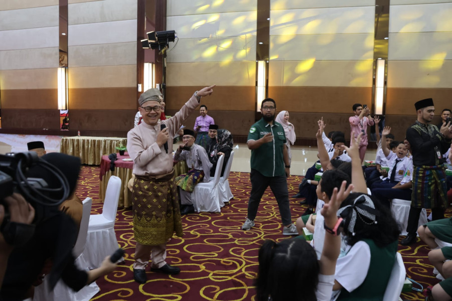 OJK Riau Gelar Pembukaan Rekkening Tabungan Pelajar Massal