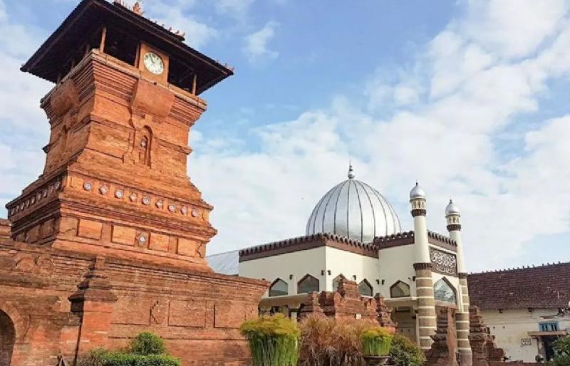 Riau Siapkan Keperluan Destinasi Wisata Religi Berbasis Masjid
