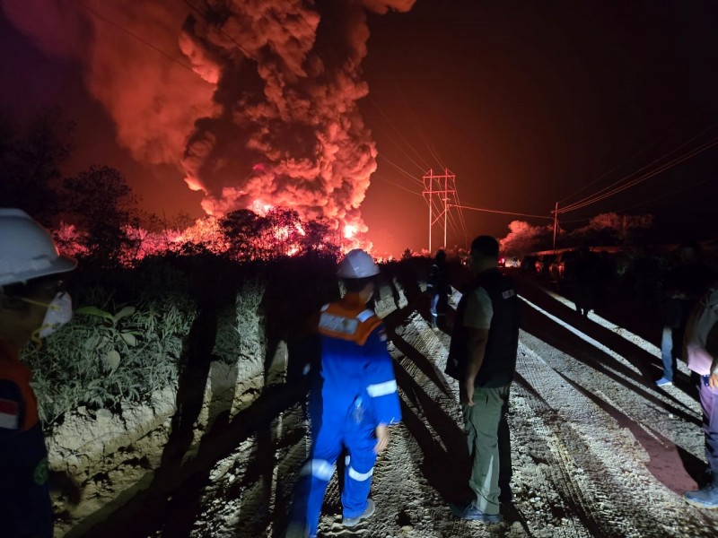 Tiga Kolam Minyak Mentah PT BSP di Siak Terbakar