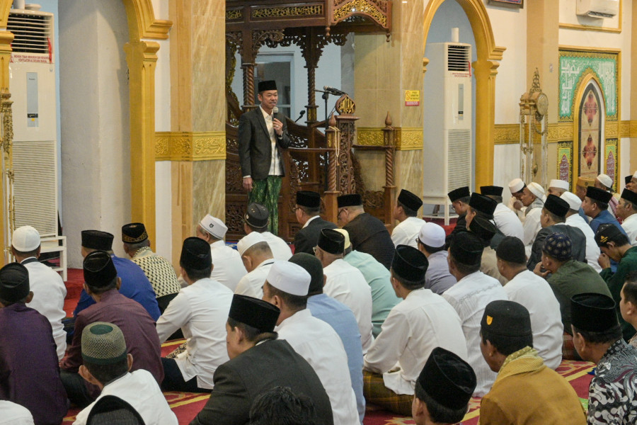Salat Id di Masjid Agung Al-Ikhlas, Bupati Rohil Minta Masyarakat Doakan Jamah Haji