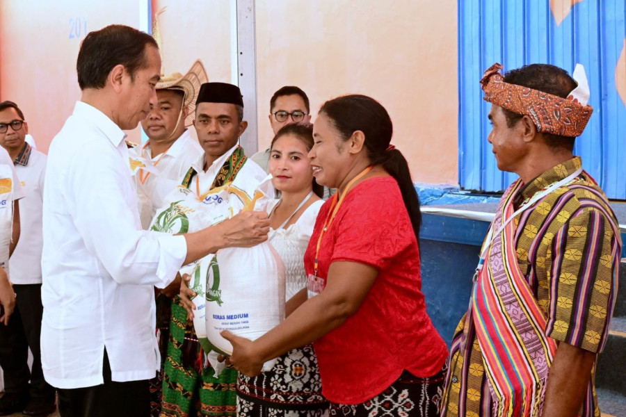 Presiden Pastikan Bantuan Pangan CBP dan El Nino Tersampaikan ke Warga