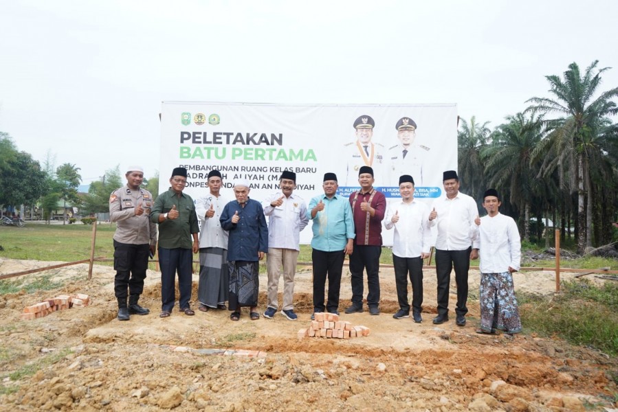 Pemda Siak dan PT BSP Bangun Ruang Kelas dan Asrama Dua Ponpes