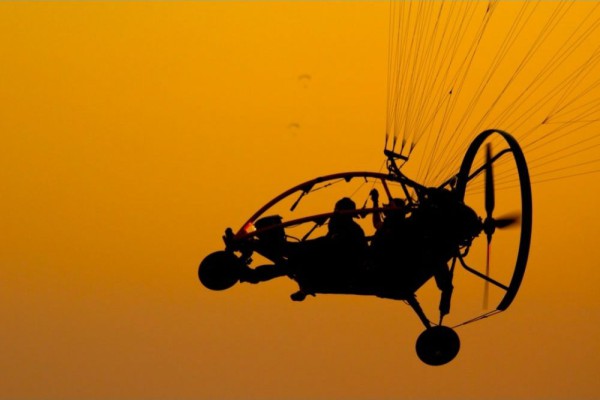 Patroli Udara, Dua Perwira Polisi di Kuansing Terjatuh dari Paramotor