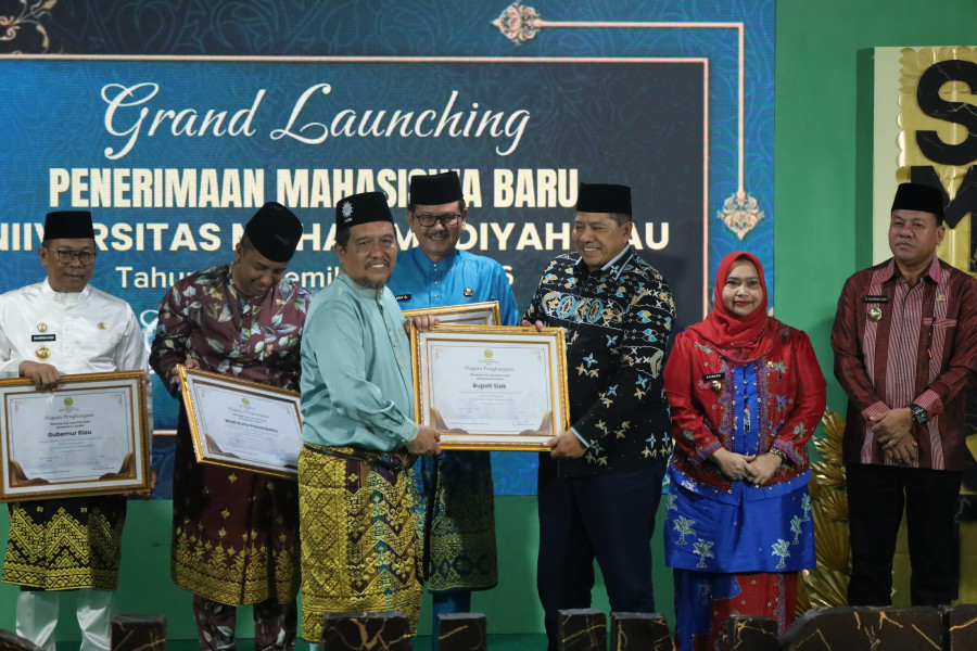 Bupati Siak Raih Penghargaan Kepala Daerah Inspiratif dari Universitas Muhammadiyah Riau