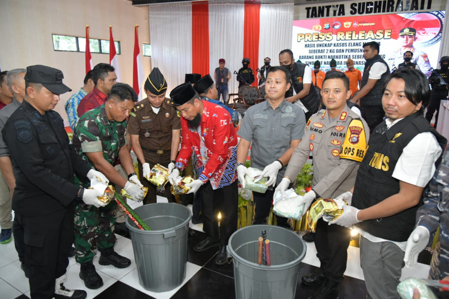 Ungkap Kasus Narkoba dan Musnahkan 8,2 Kg Sabu, Bupati Apresiasi Polres Bengkalis