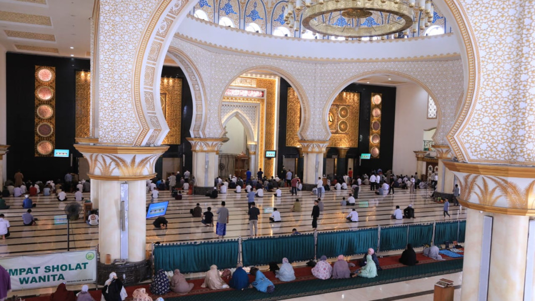 Ramah Disabilitas, Masjid Izzatul Islam Hadirkan Ceramah Berbahasa Isyarat untuk Jemaah Tuli