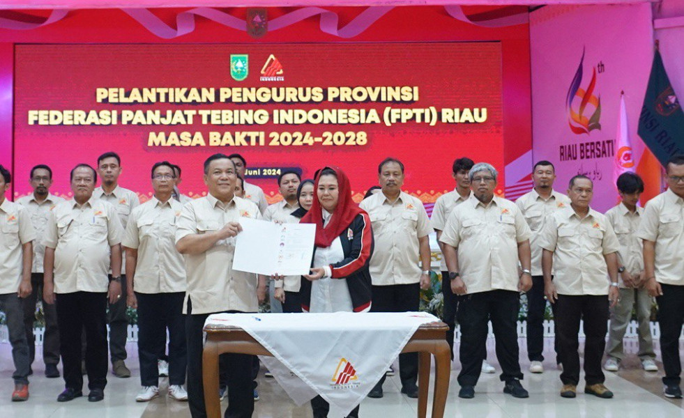 Sah, Pj Gubri SF Hariyanto Dilantik Sebagai Ketua FPTI Riau