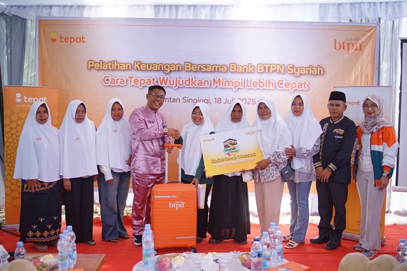 Pemkab Kuantan Singingi Apresiasi BTPN Syariah Berangkatkan 7 Warganya Umrah Gratis