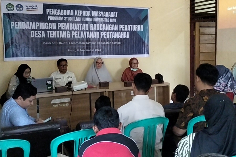 FH UNRI Dampingi Warga Desa Batu Belah Kampar Buat Ranperdes Pelayanan Pertanahan