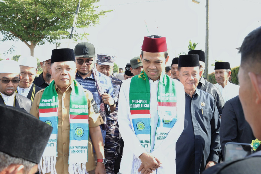 Bersama UAS, Bupati Asmar Hadiri Wisuda Tahfidz dan Naflah Akhirussanah Ponpes Darul Fikri
