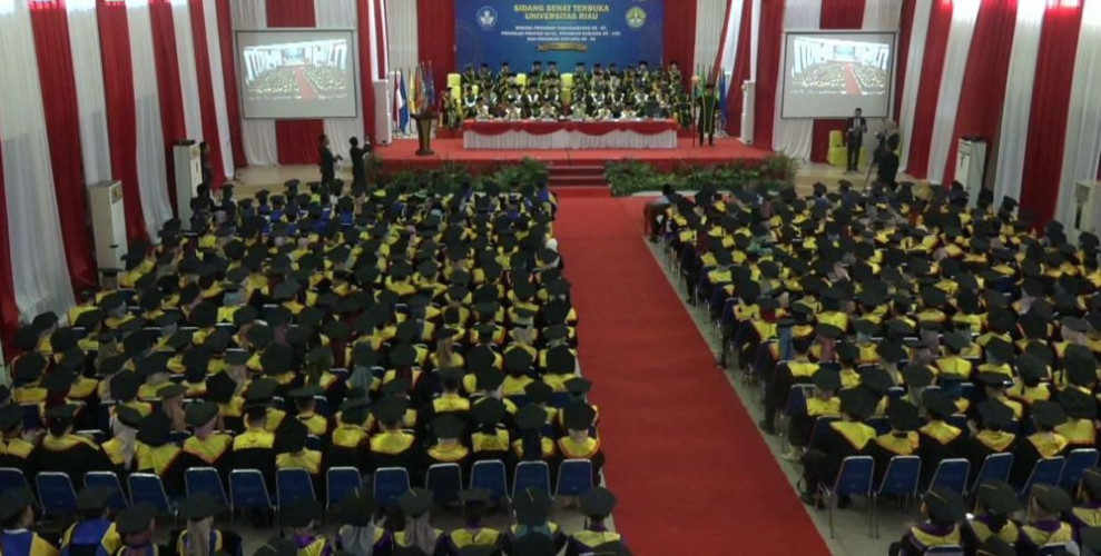 Universitas Riau Wisuda 2.181 Mahasiswa