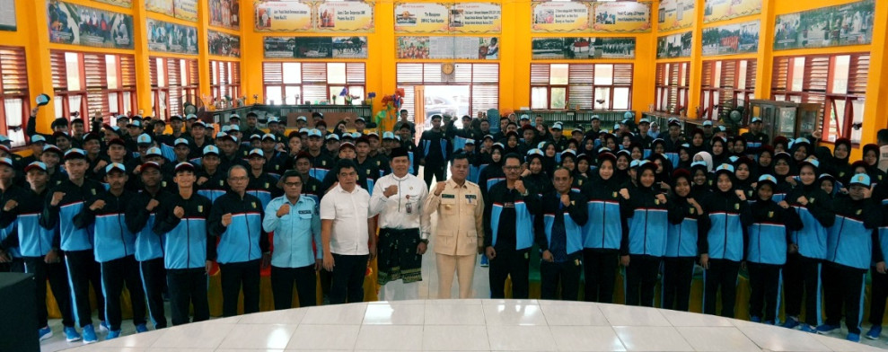 Lepas 189 Kontingen, Bupati Targetkan Kuansing Tiga Besar Popda XVI Riau