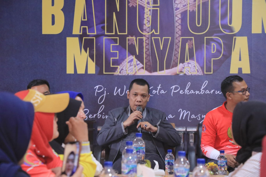 Bg Uun Menyapa Masyarakat di Kecamatan Senapelan, Sampaikan Program Unggulan