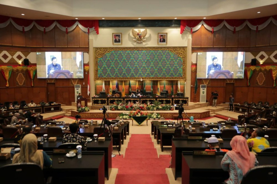 Gubernur dan DPRD Riau Setujui Ranperda Pajak dan Retribusi Daerah Jadi Perda