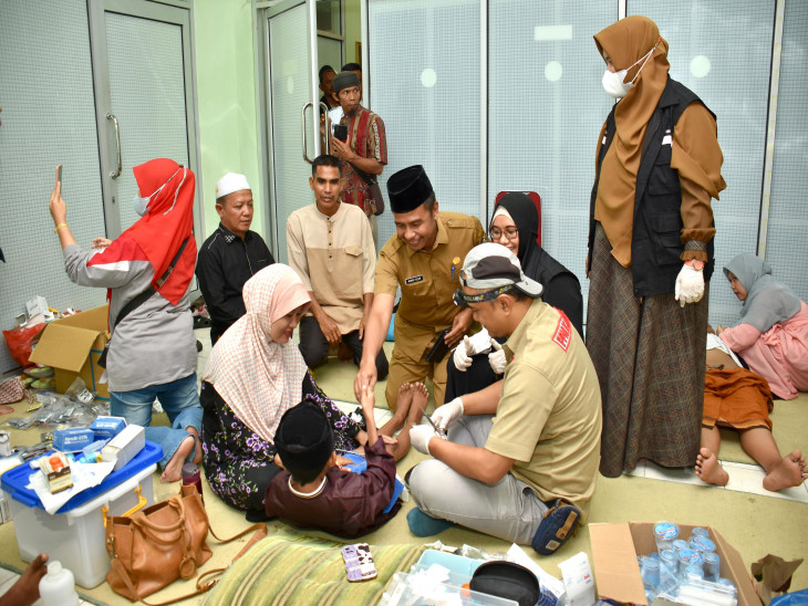 Pj Sekda Hadiri Khitanan Massal di Markas Islamc Center Bangkinang