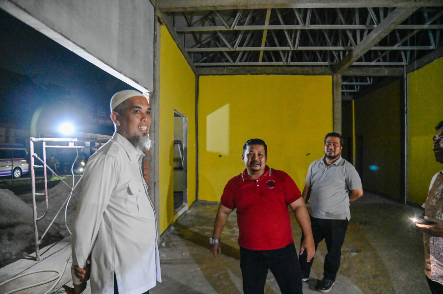 Wako Sapa Keluarga Pasien dan Tinjau Pembangunan Tambahan Ruangan Mess Pemko Dumai di Pekanbaru