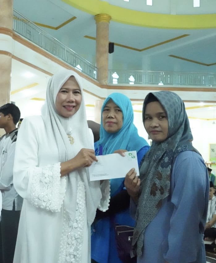 Wakil Bupati Inhil Gelar Buka Puasa Bersama dan Serahkan Santunan