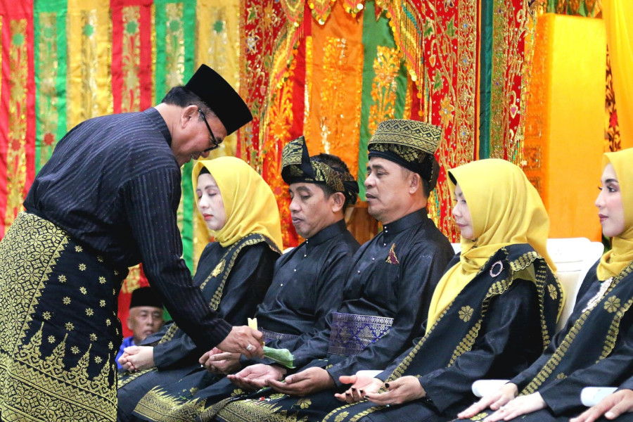 LAMR Gelar Tepuk Tepung Tawar, Sambut Pejabat yang Bertugas di Inhil