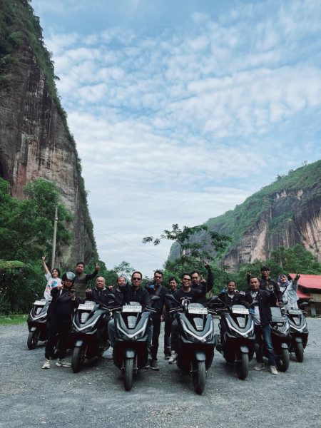 Jurnalis dan Vlogger Rasakan Sensasi Berkendara Bersama Honda AT High