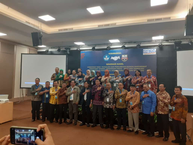 Tim Pengabdian Masyarakat Universitas Abdurrab Juara 1 Nasional Seminar Hasil Kosabangsa Kemenristek Dikti Tahun 2023