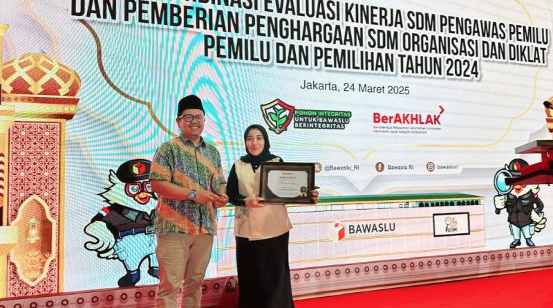 Bawaslu Riau Raih Penghargaan Terbaik Ke-3 Dalam Pelaporan Kinerja