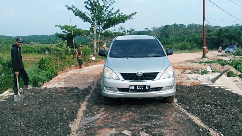 Bupati Kuansing Penuhi Janji Perbaiki Infrastruktur Jalan Jelang Lebaran