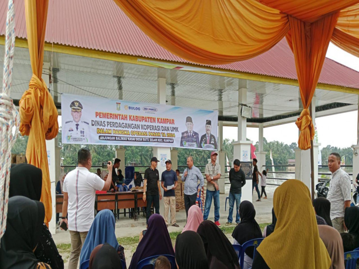 Pemerintah Kabupaten Kampar Lakukan Pasar Murah di Desa Batu Belah