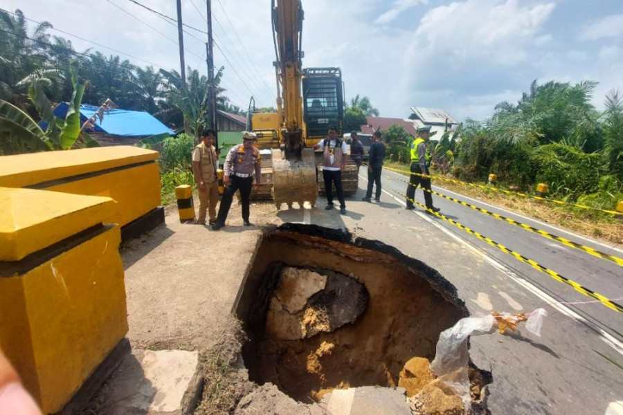 Pemprov Riau Gerak Cepat Perbaiki Jembatan Teluk Sungkai yang Alami Abrasi