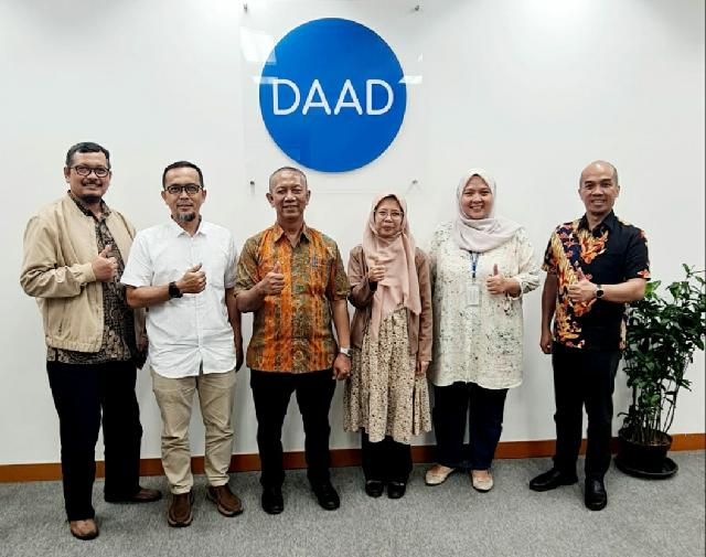 Rektor Undang Langsung Direktur DAAD Indonesia Hadiri Milad UIR ke-61
