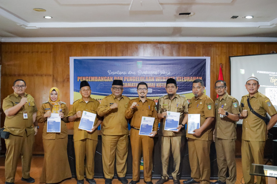 Diskominfotiksan Dumai Gelar Bimtek Pengelolaan Website untuk Aparat Kelurahan se-Kecamatan