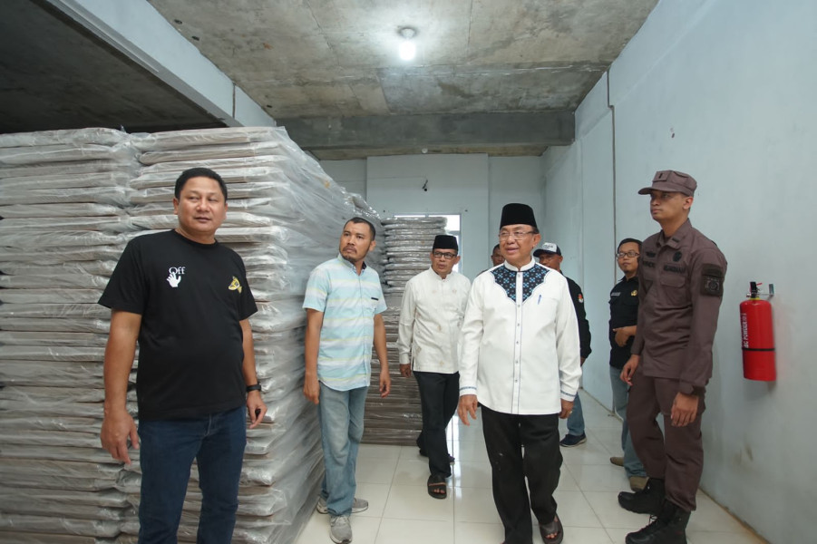 Bupati Wardan Tinjau Logistik Pemilu 2024